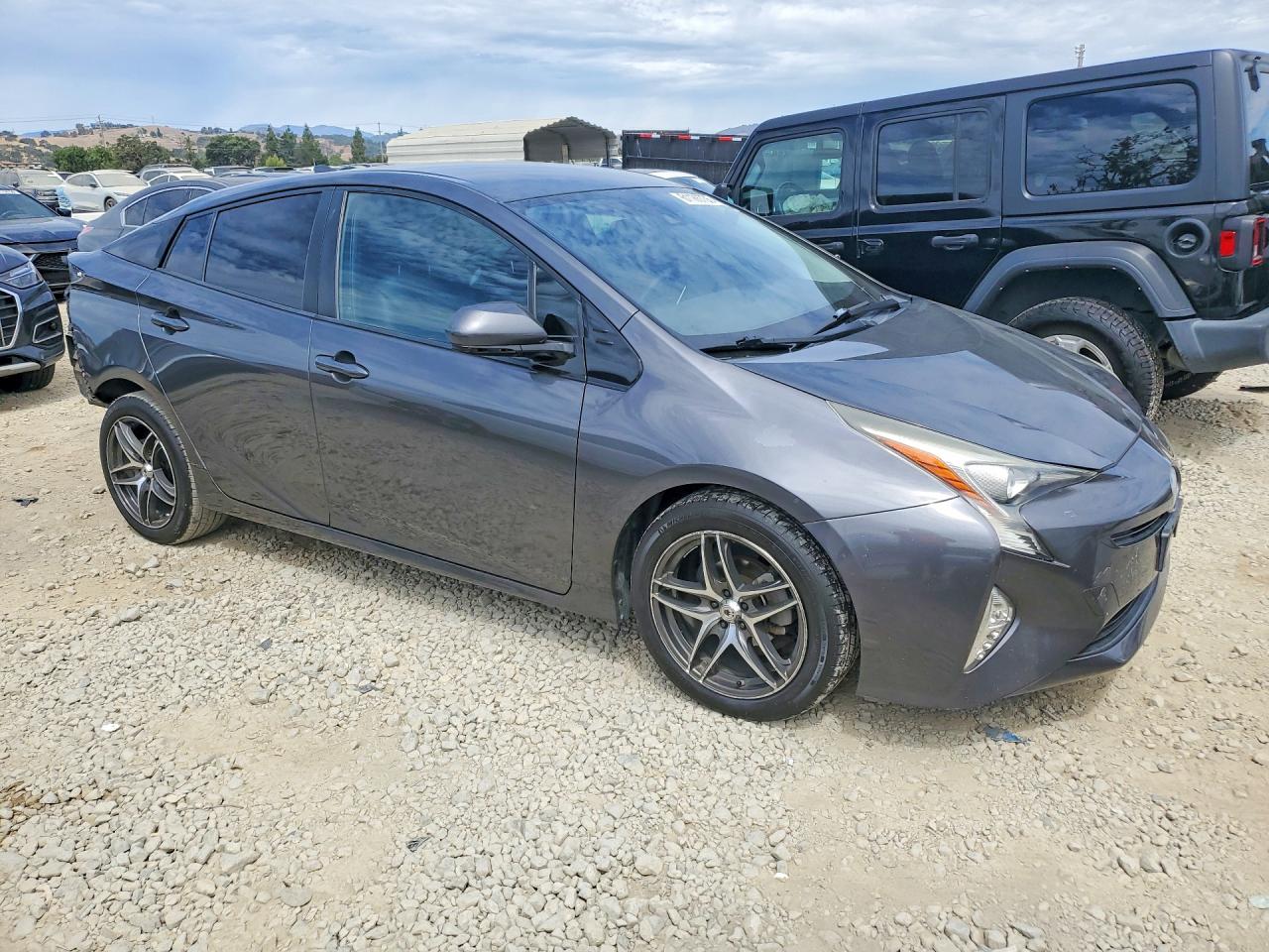 2016 TOYOTA PRIUS