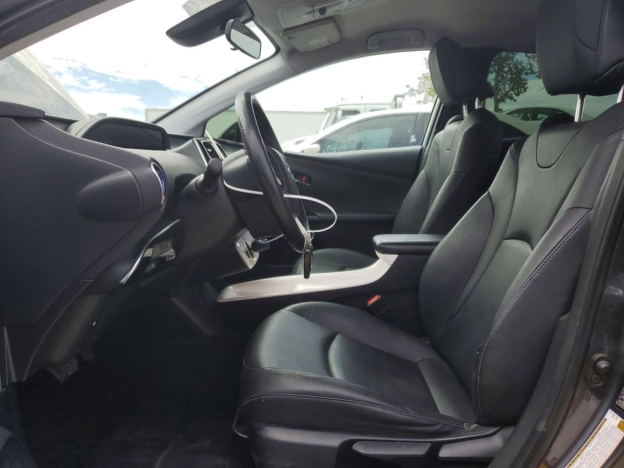 2016 TOYOTA PRIUS