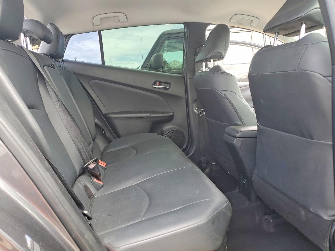2016 TOYOTA PRIUS
