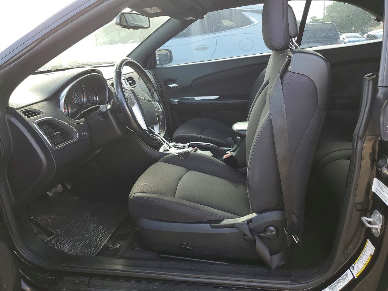 2014 CHRYSLER 200