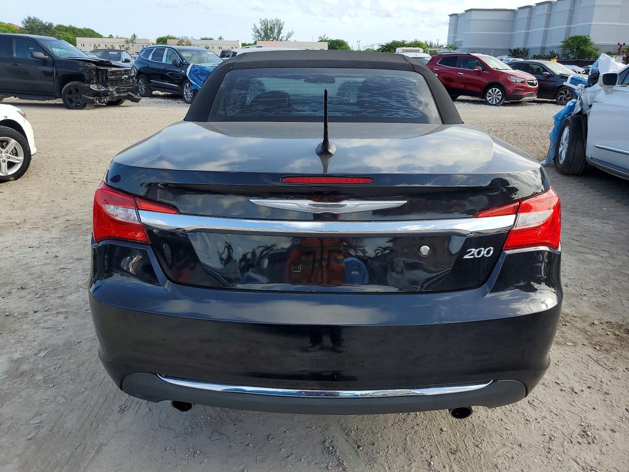 2014 CHRYSLER 200