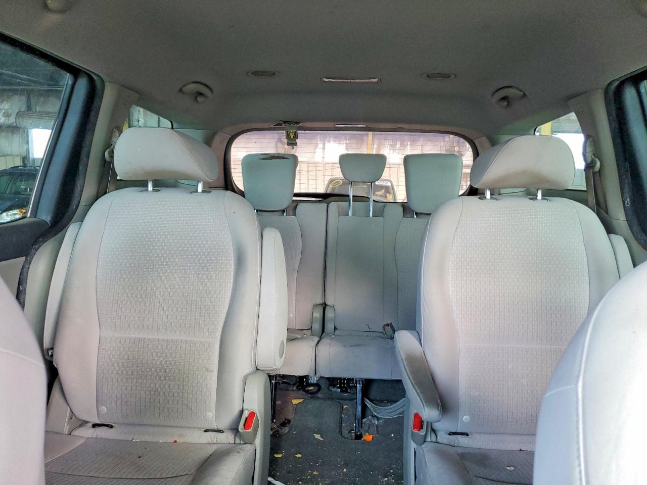 2016 KIA SEDONA
