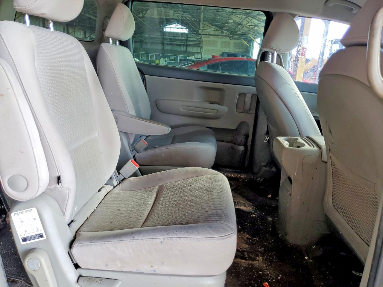 2016 KIA SEDONA