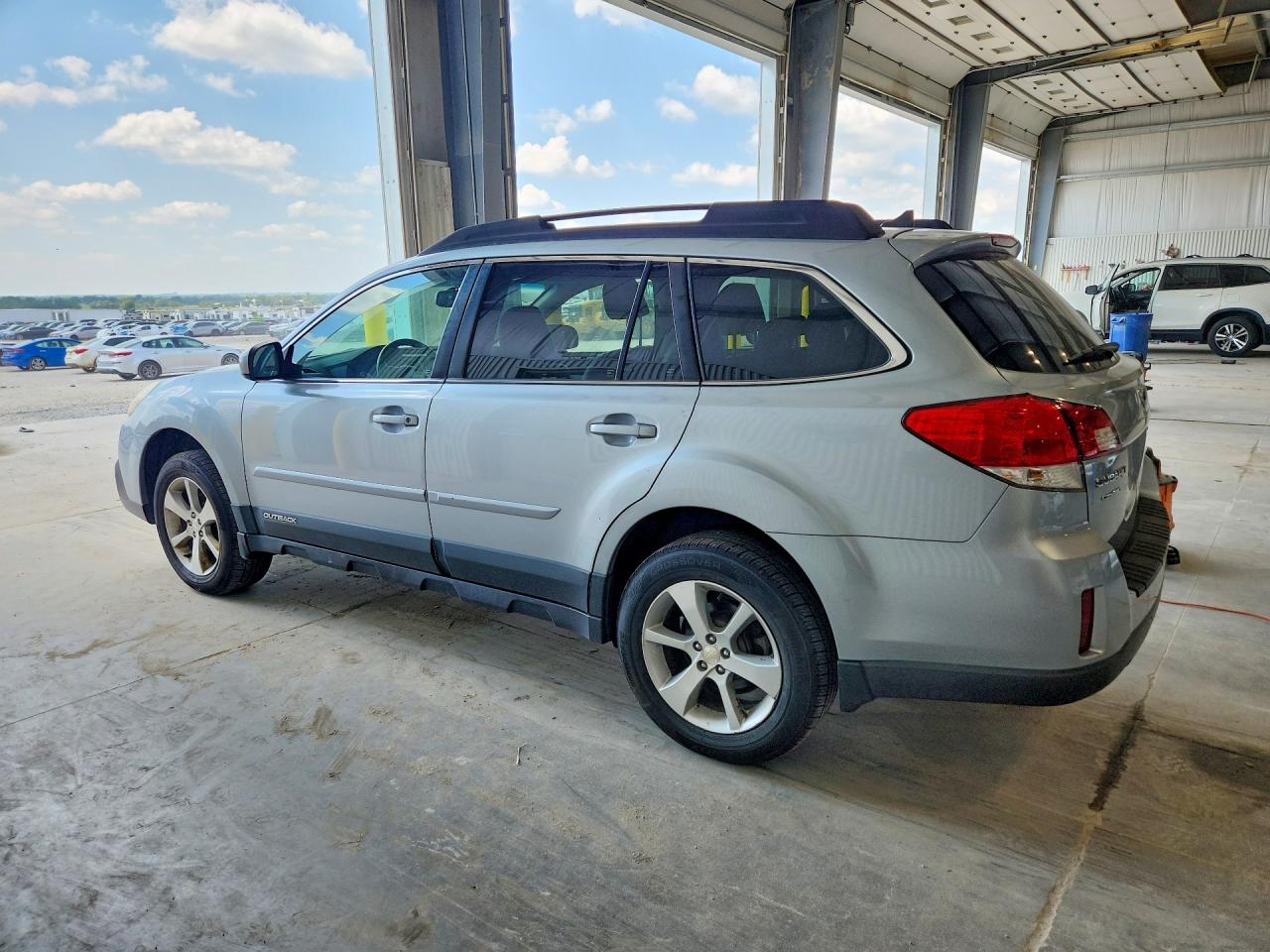 2013 SUBARU OUTBACK