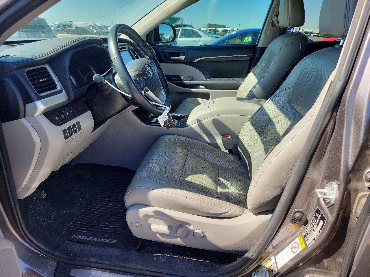 2016 TOYOTA HIGHLANDER
