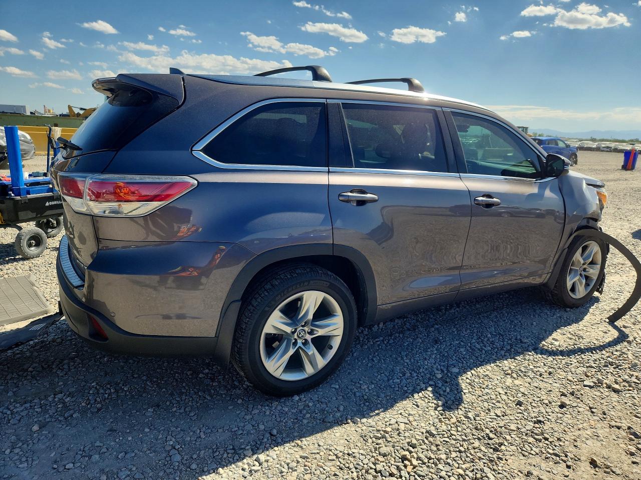2016 TOYOTA HIGHLANDER