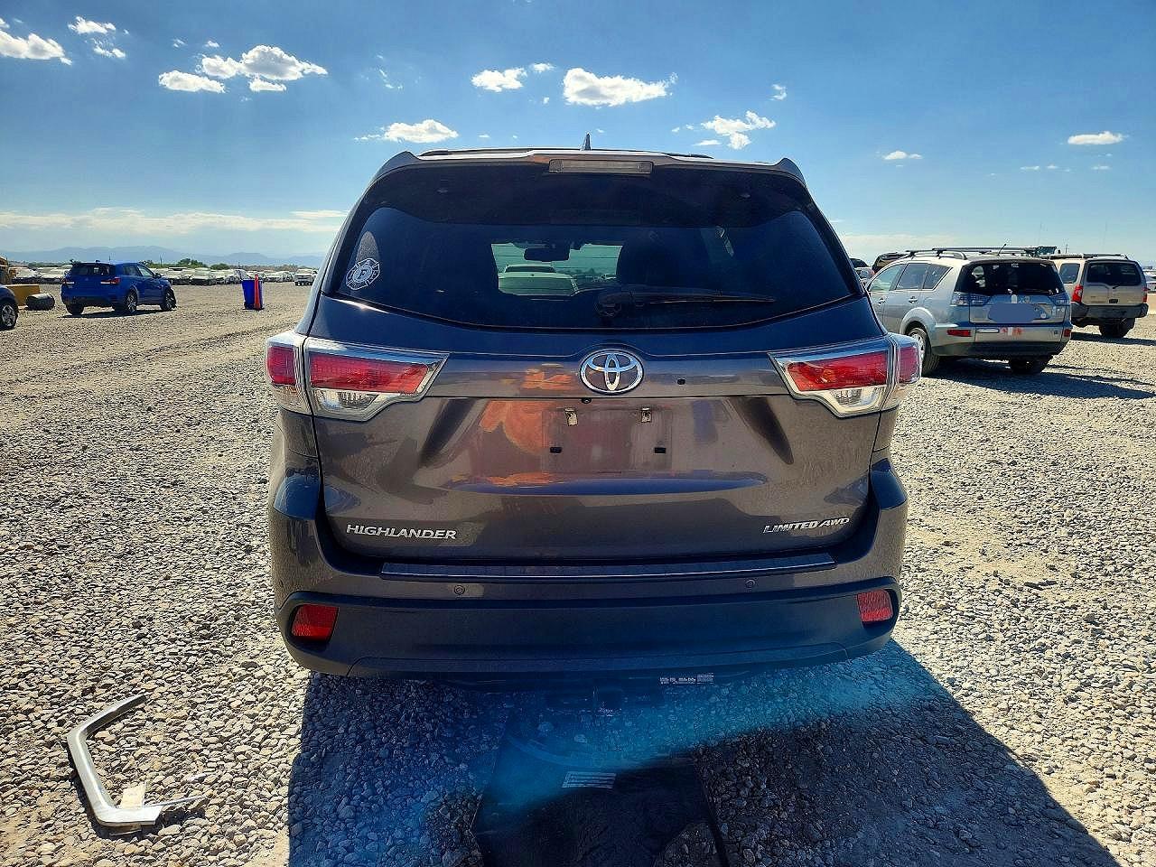 2016 TOYOTA HIGHLANDER