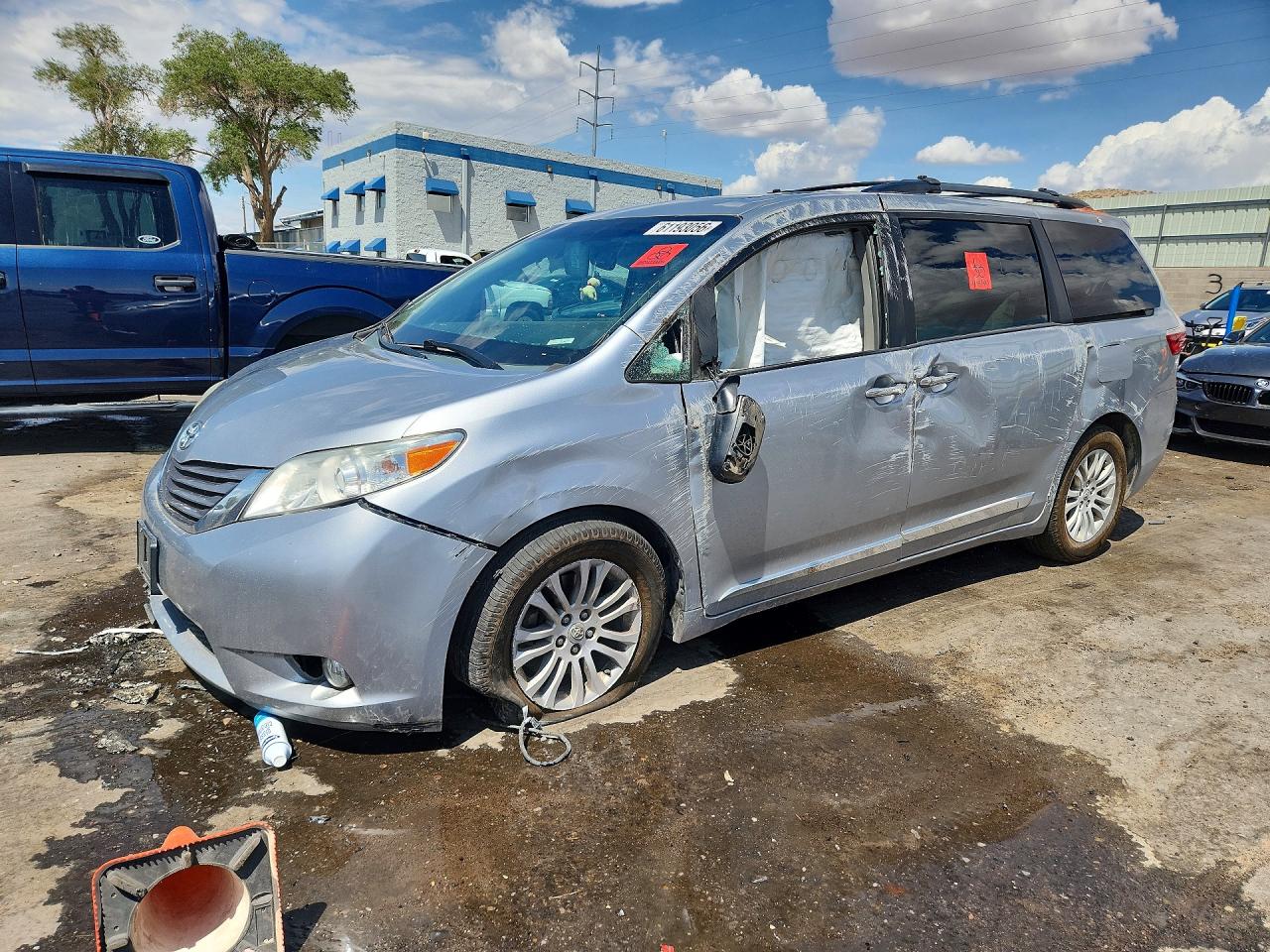 2015 TOYOTA SIENNA