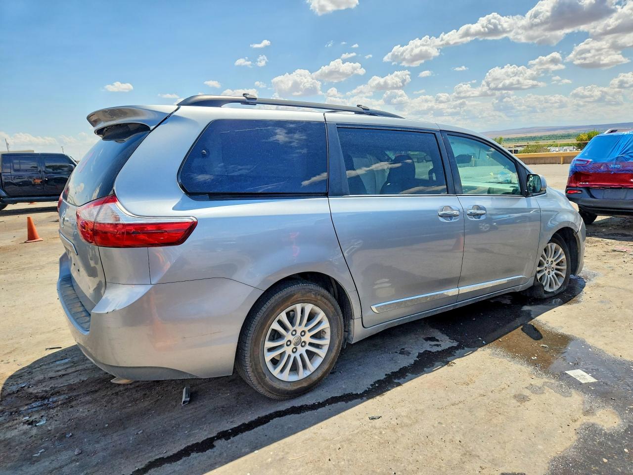 2015 TOYOTA SIENNA