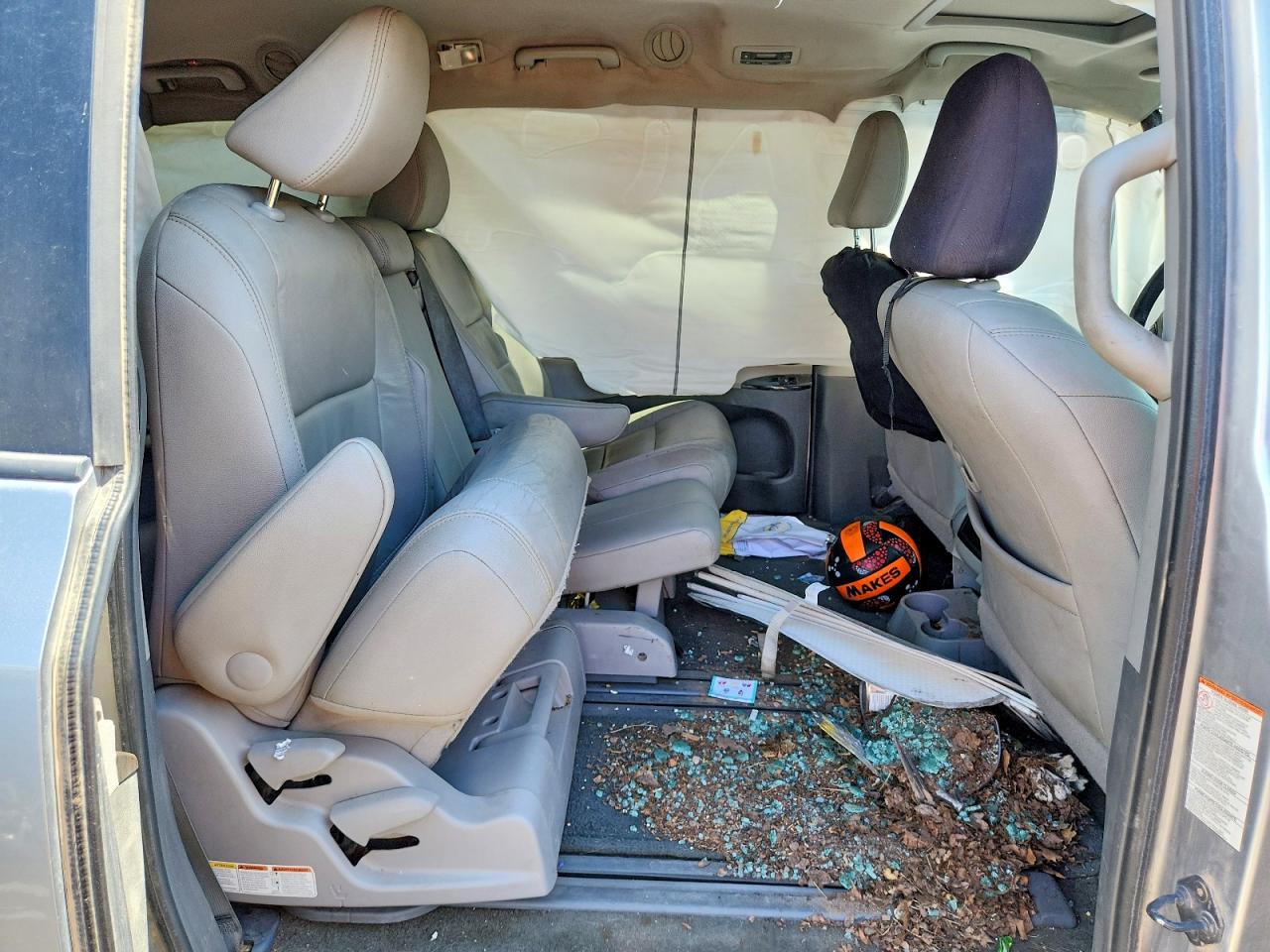 2015 TOYOTA SIENNA