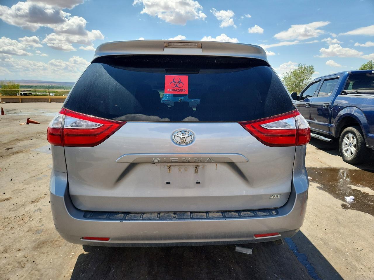 2015 TOYOTA SIENNA