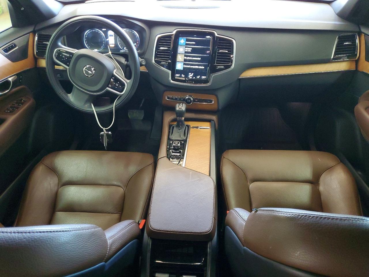2021 VOLVO XC90