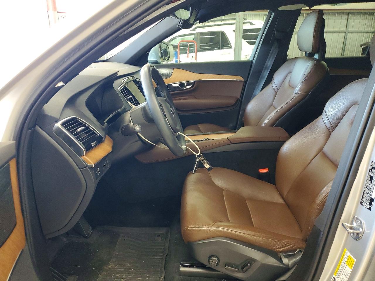 2021 VOLVO XC90