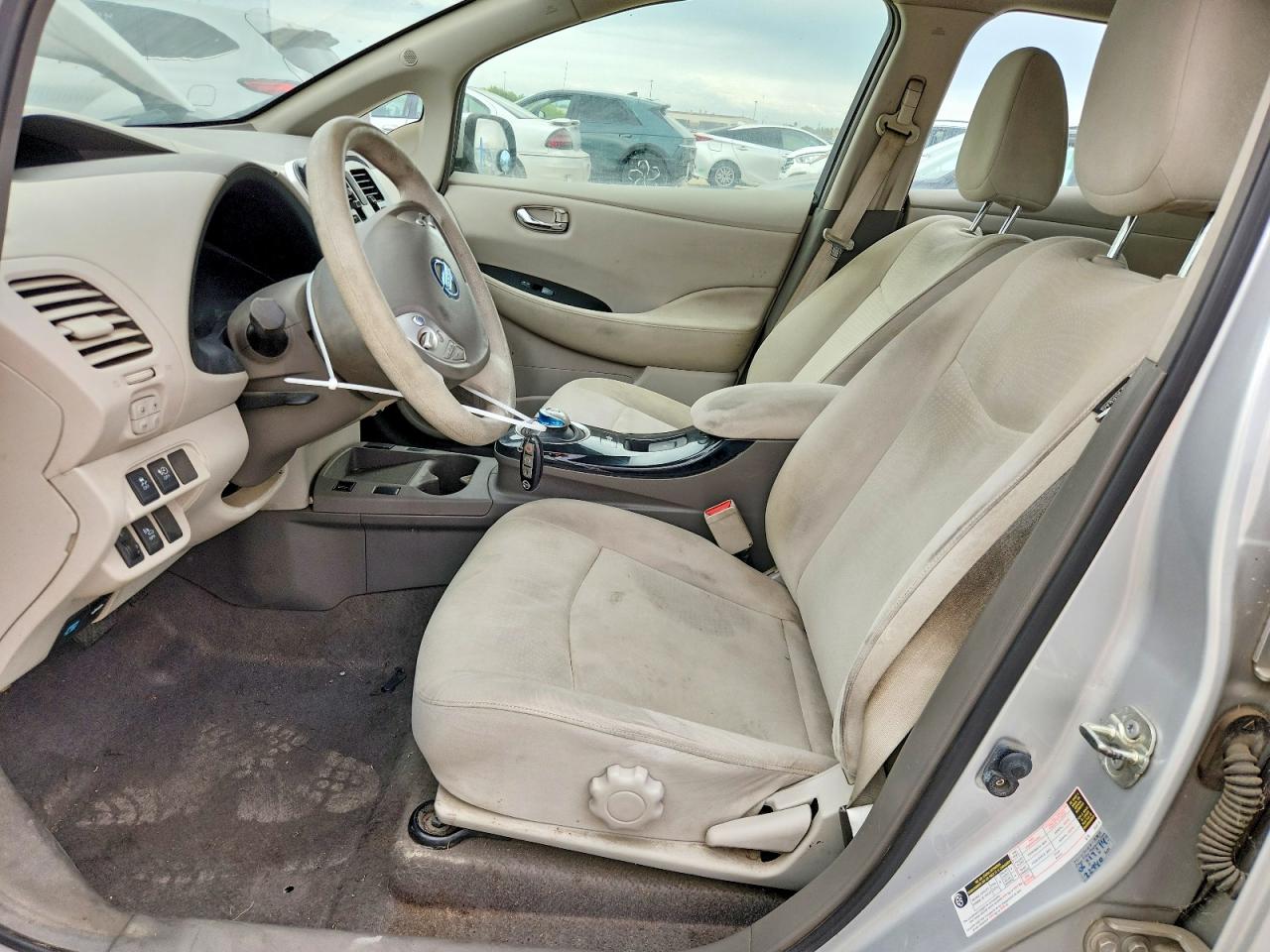2011 NISSAN LEAF