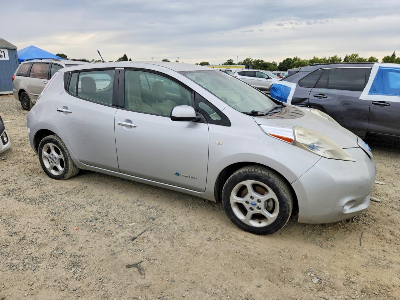 2011 NISSAN LEAF