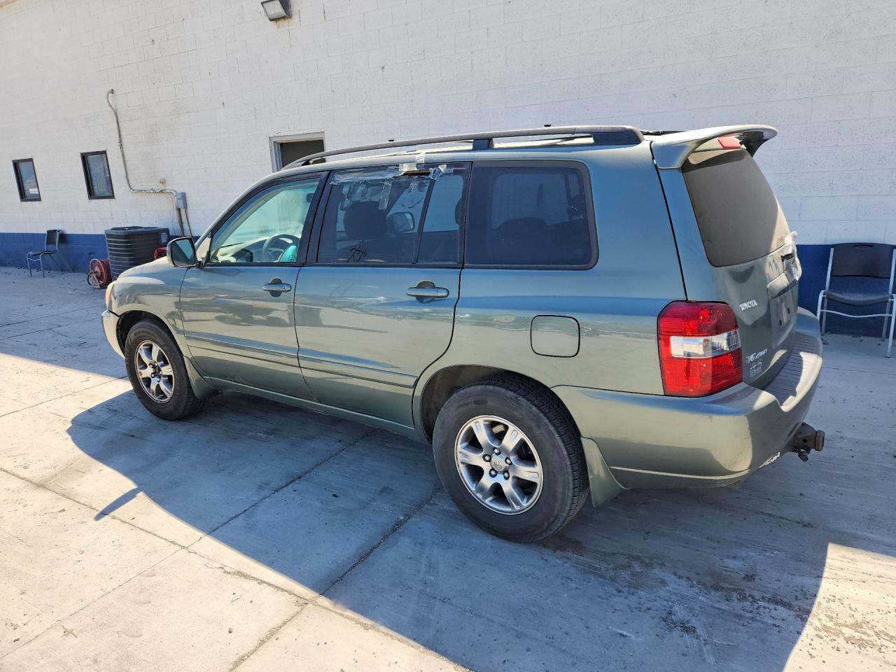 2005 TOYOTA HIGHLANDER