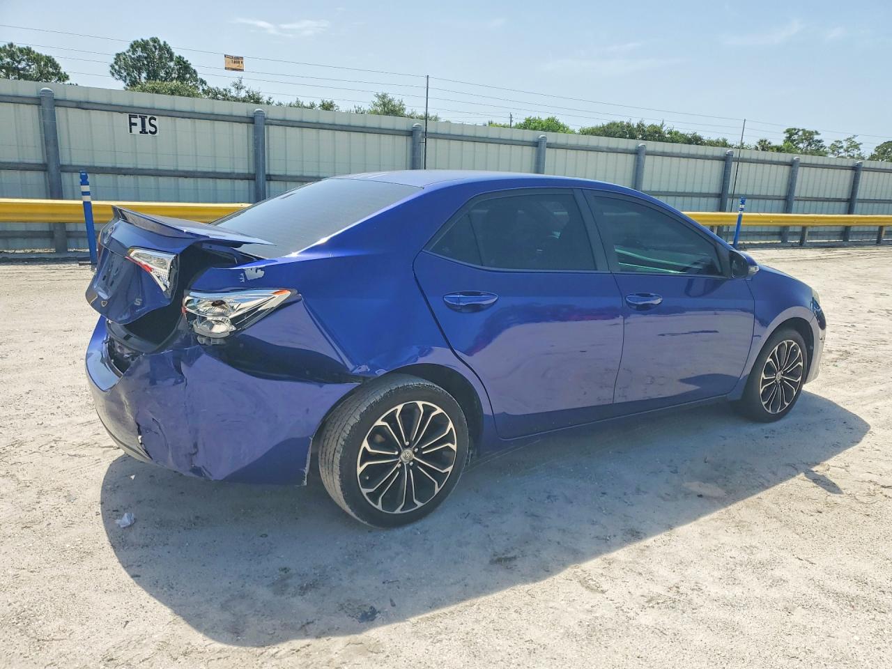 2015 TOYOTA COROLLA