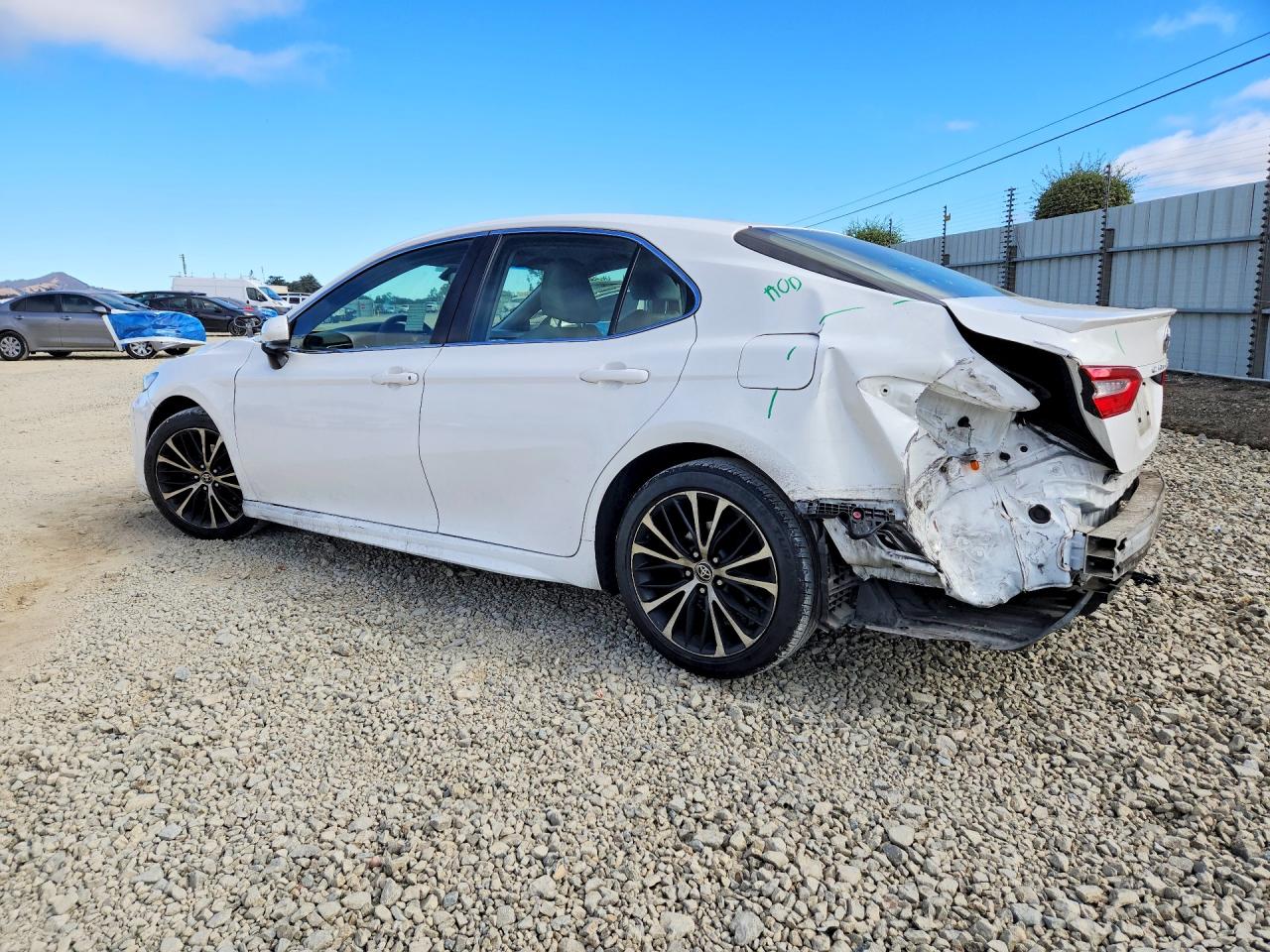 2018 TOYOTA CAMRY