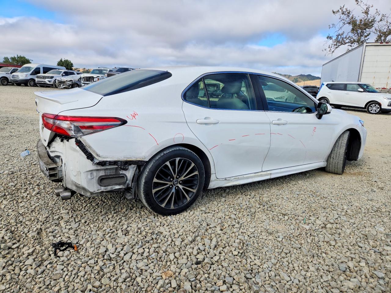 2018 TOYOTA CAMRY