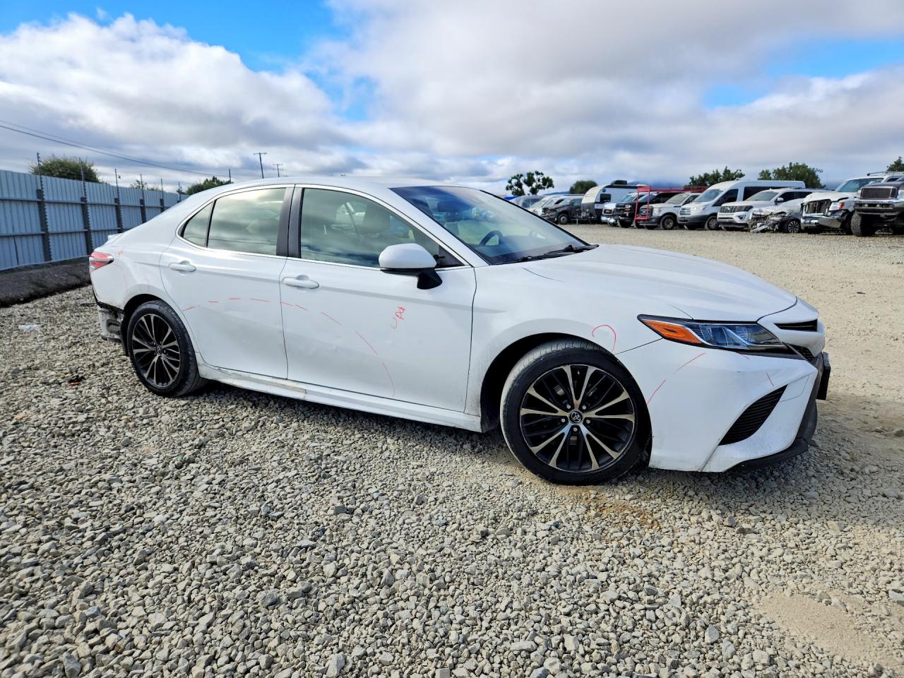 2018 TOYOTA CAMRY
