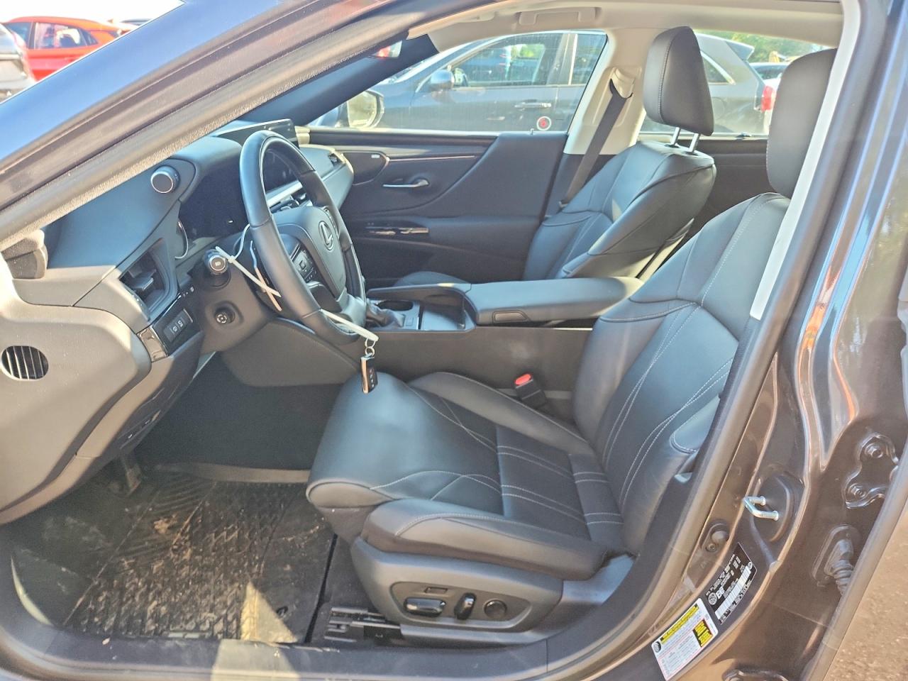 2024 LEXUS ES350