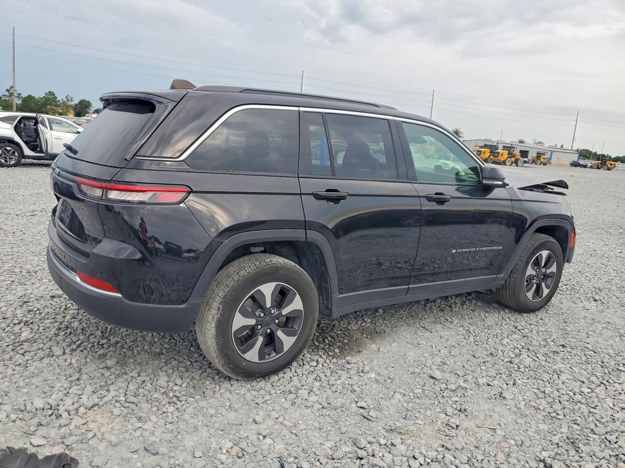 2024 JEEP CHEROKEE