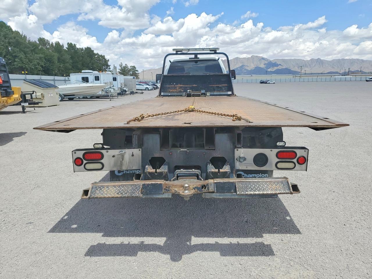 2015 FORD F650