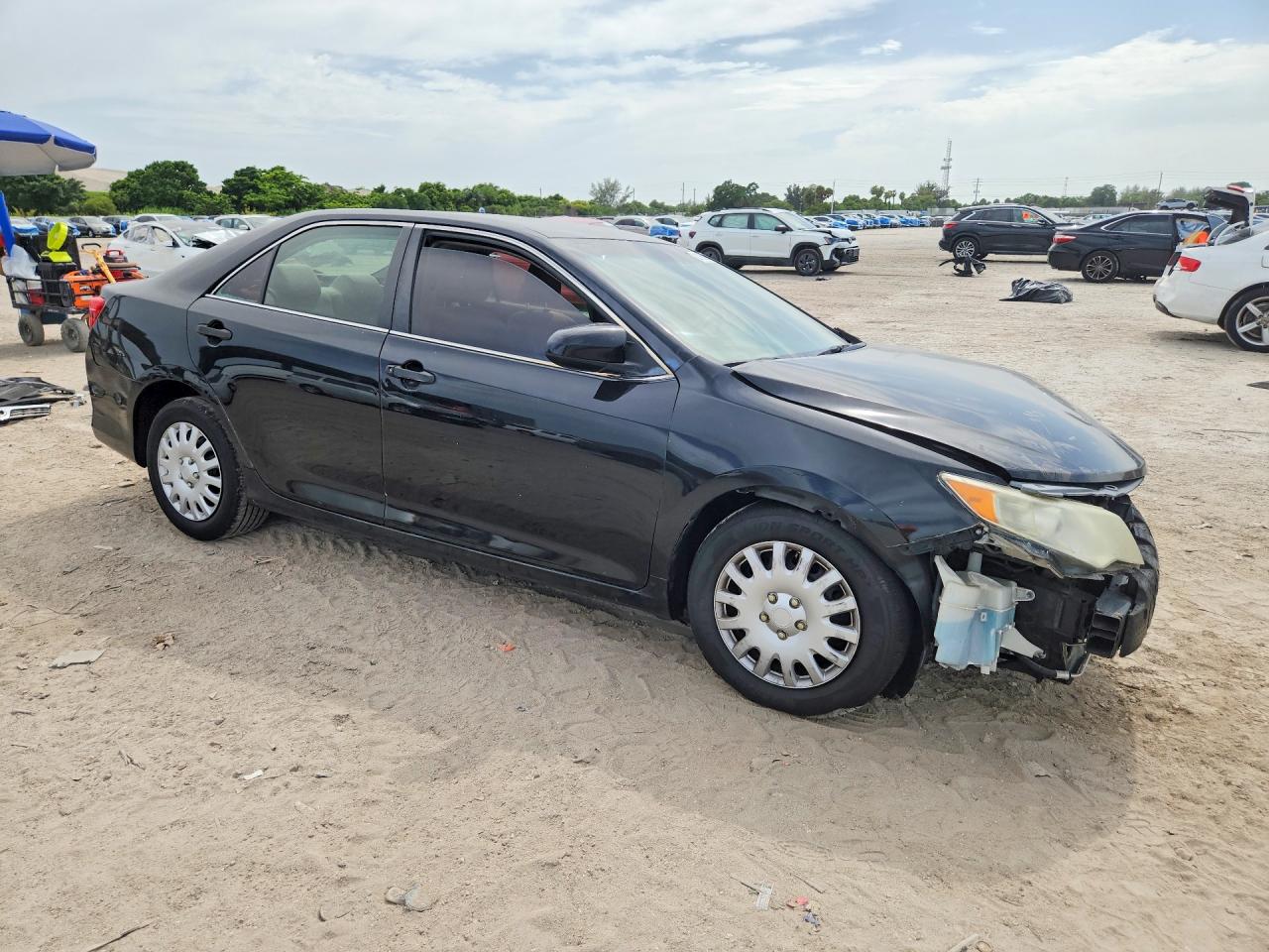 2014 TOYOTA CAMRY