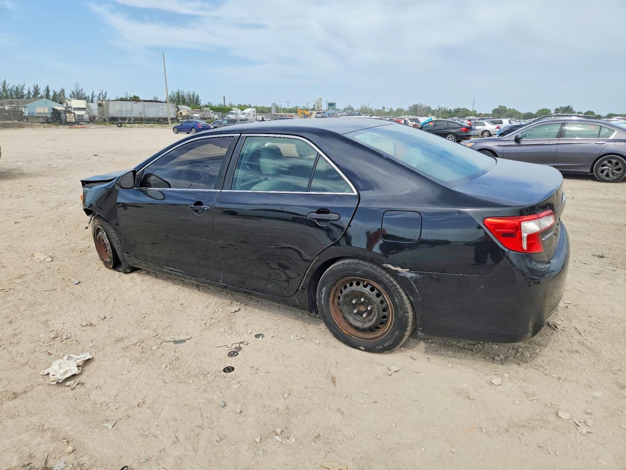 2014 TOYOTA CAMRY