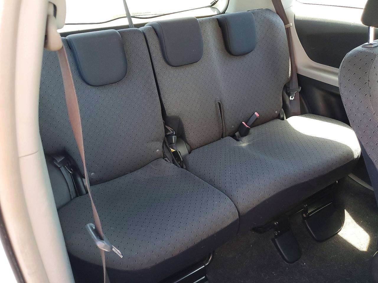 2011 TOYOTA YARIS