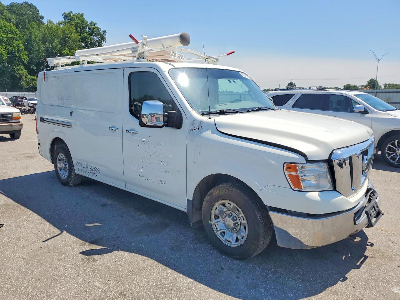 2015 NISSAN NV