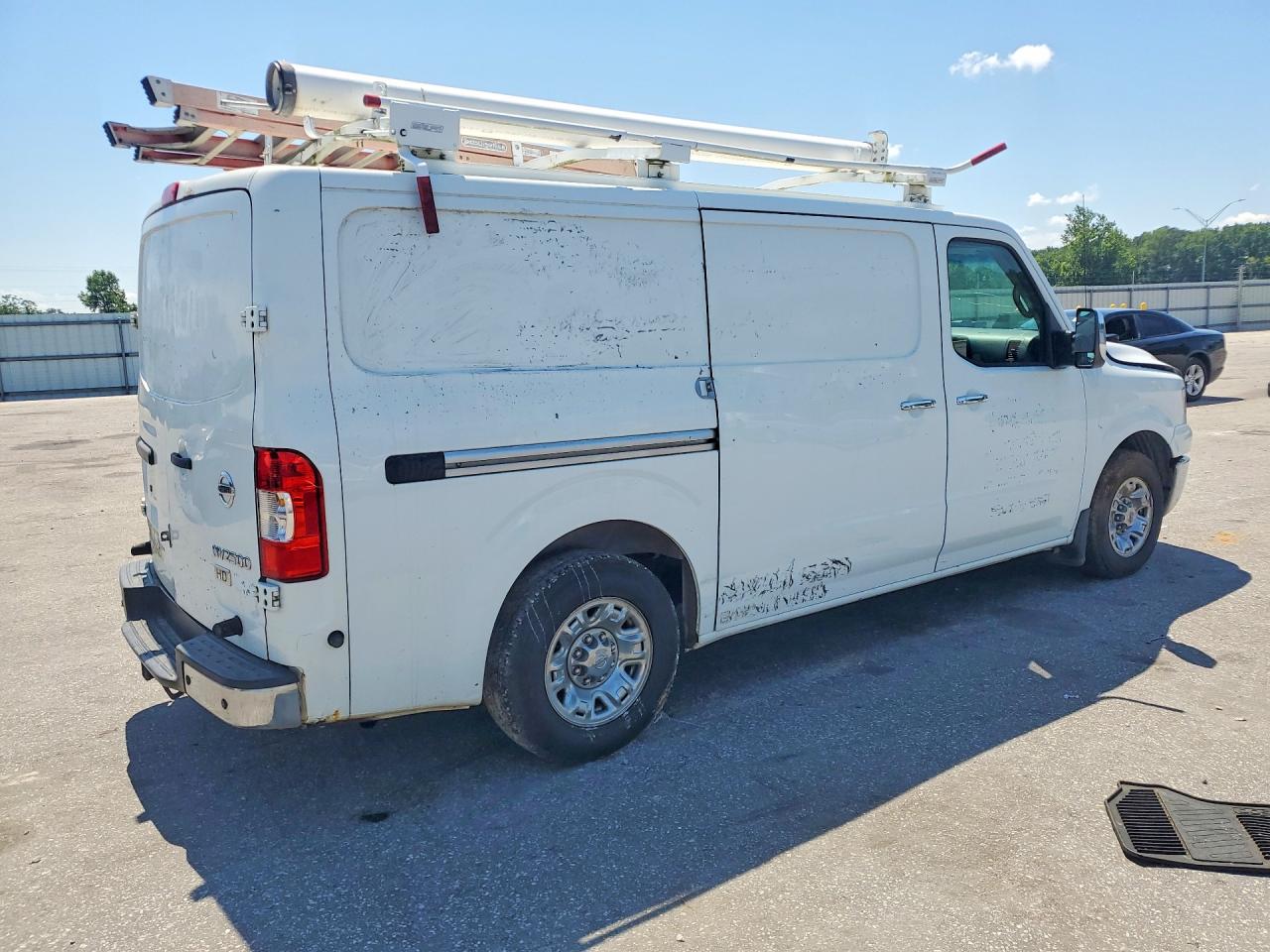 2015 NISSAN NV