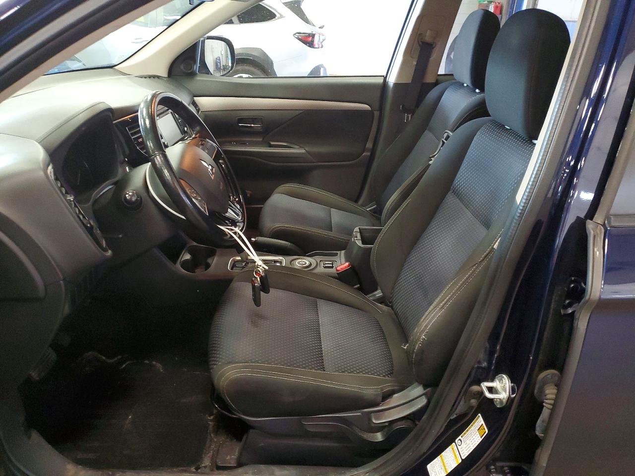 2016 MITSUBISHI OUTLANDER