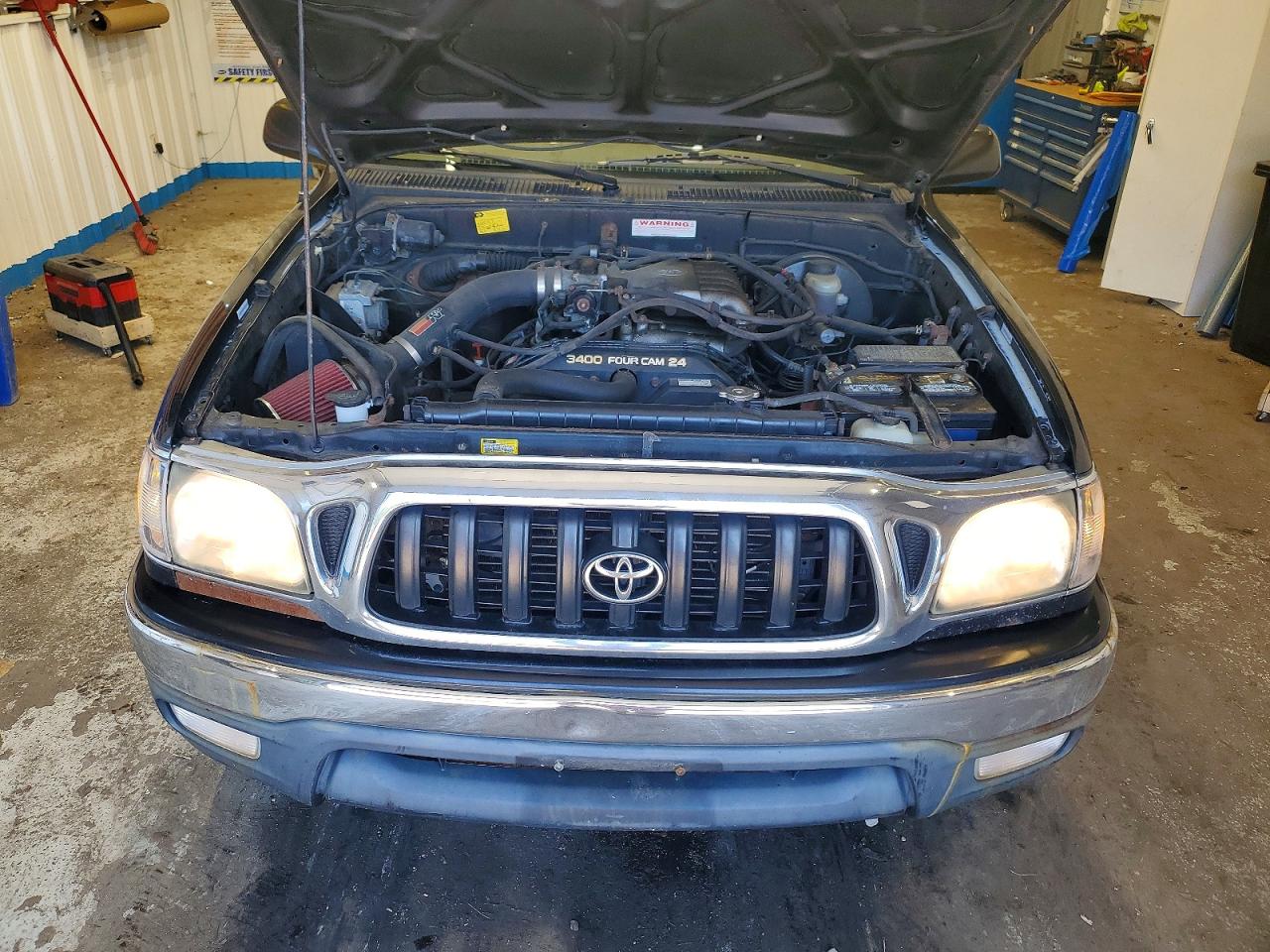 2004 TOYOTA TACOMA