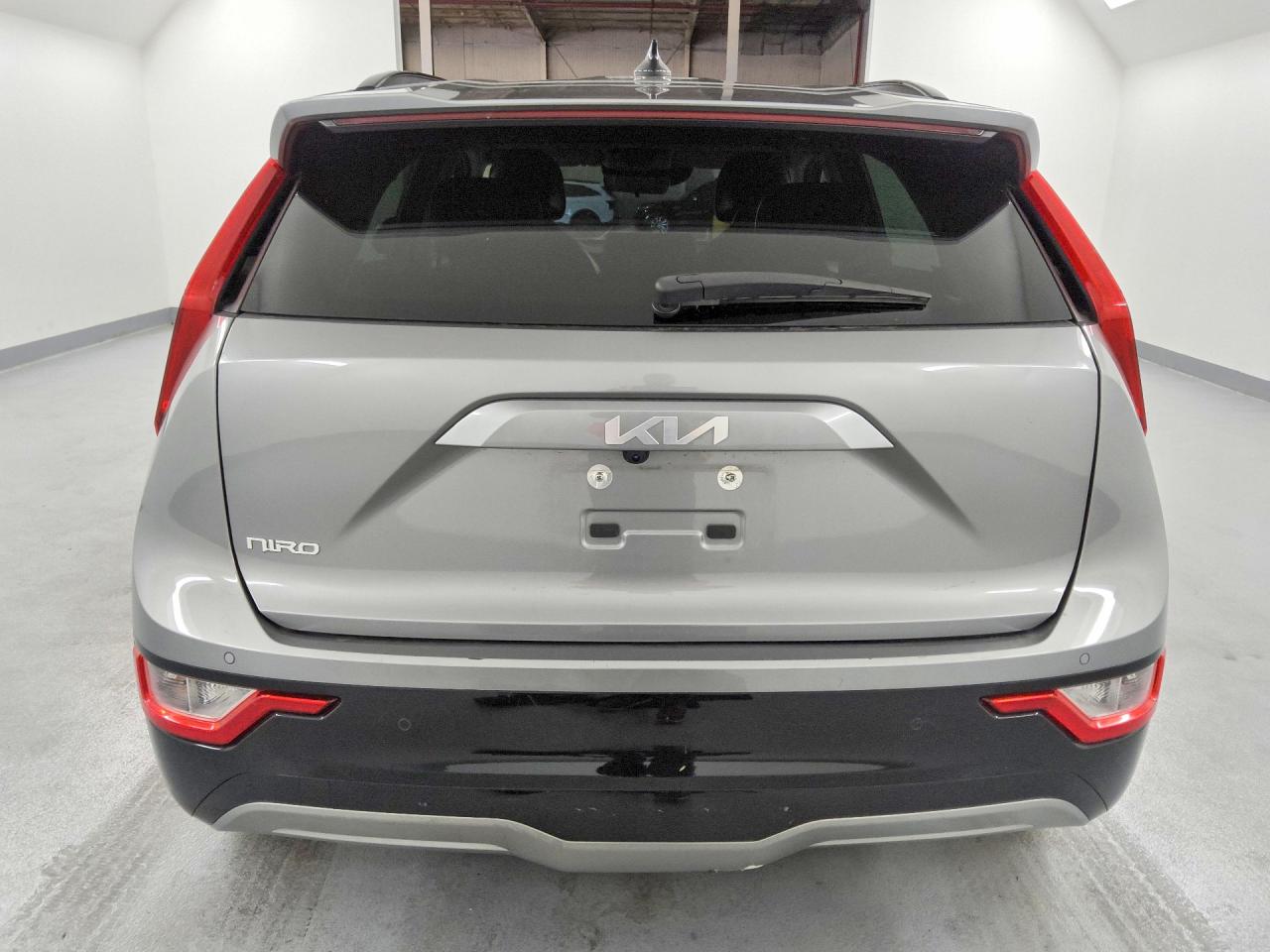 2023 KIA NIRO