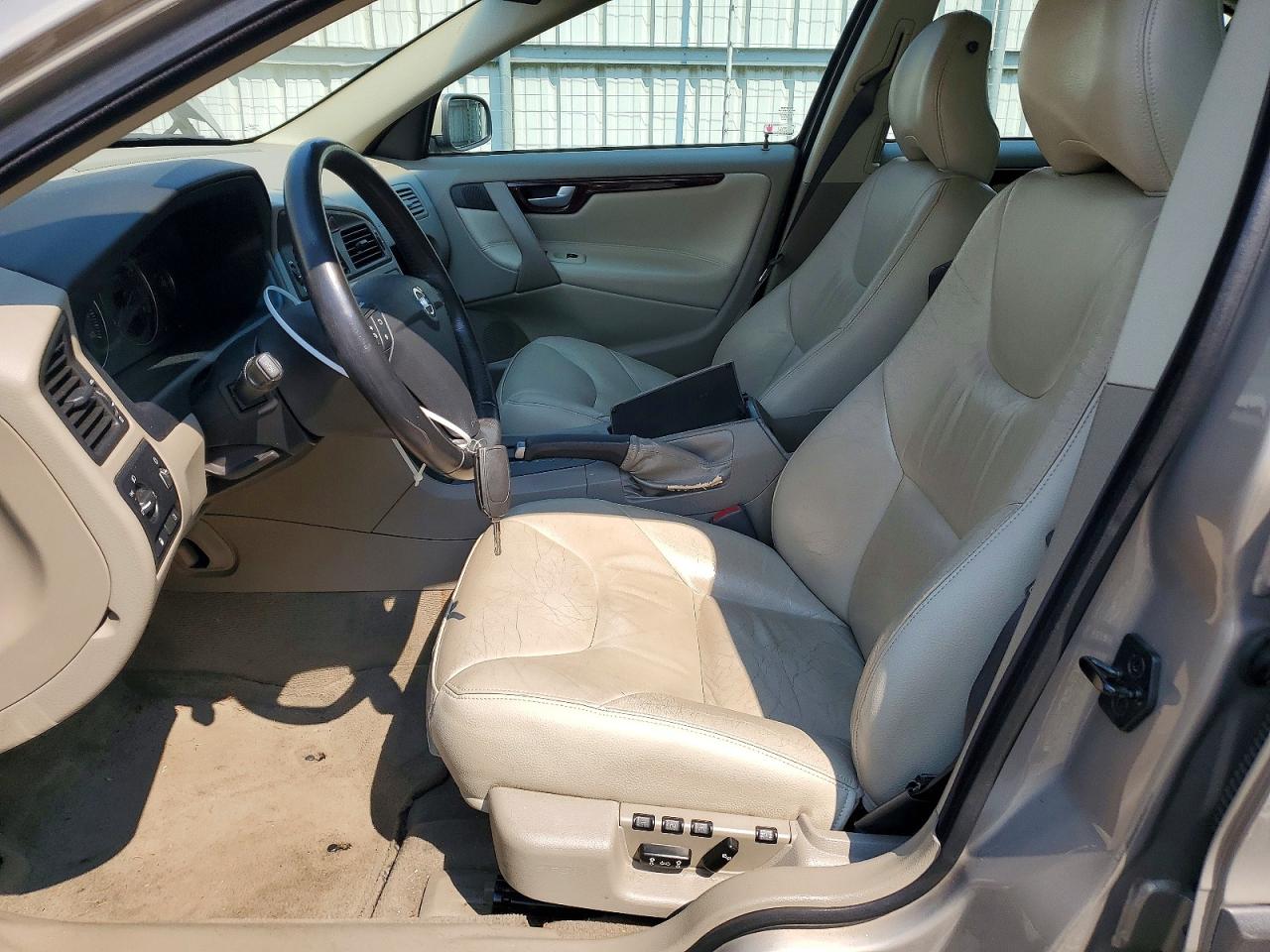 2004 VOLVO S60