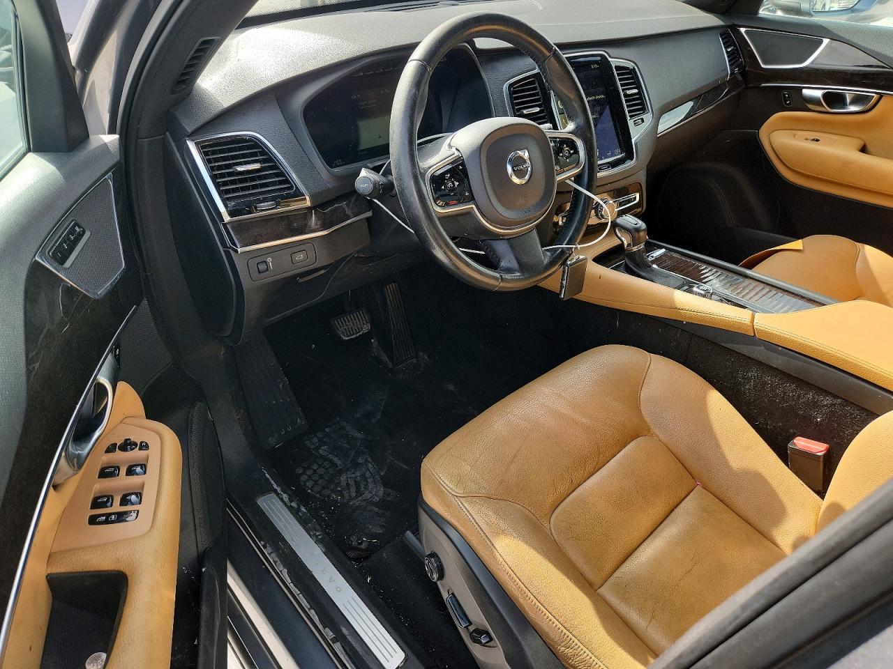 2018 VOLVO XC90