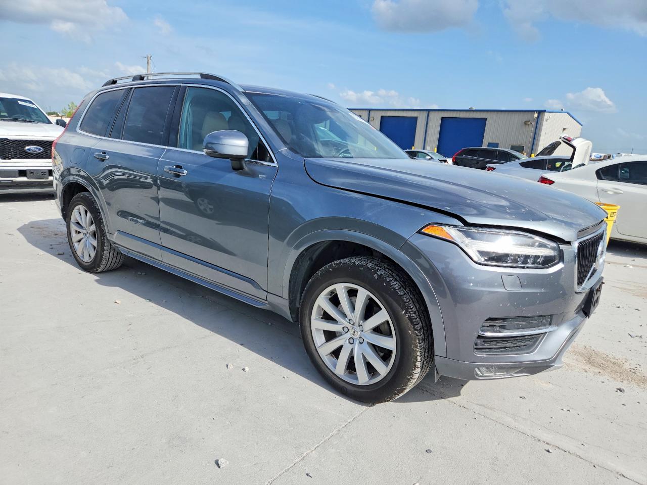 2018 VOLVO XC90
