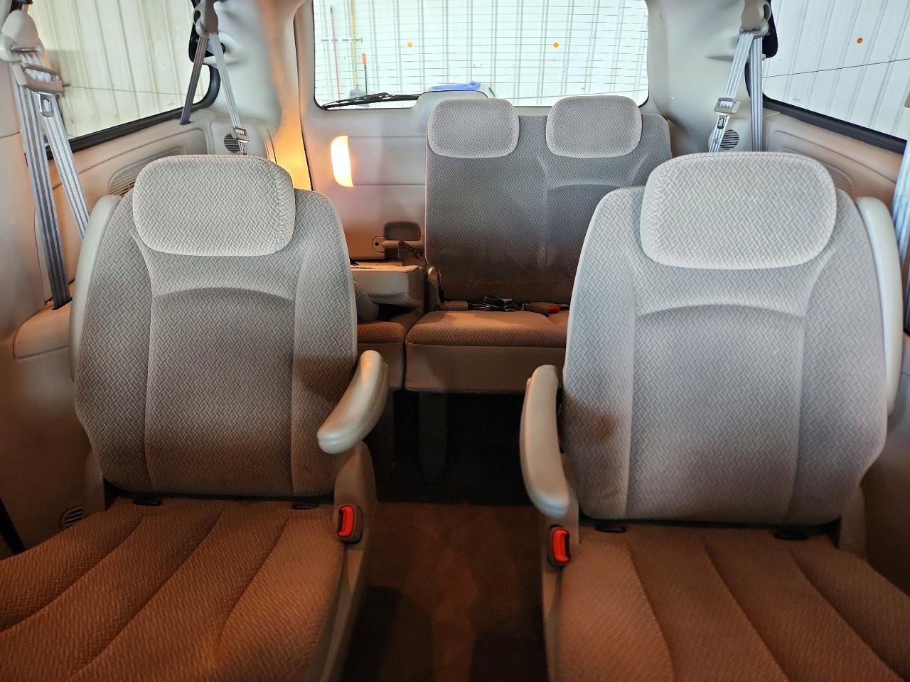 2005 CHRYSLER MINIVAN
