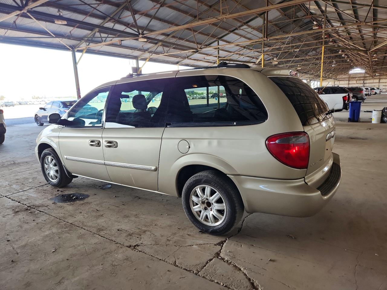 2005 CHRYSLER MINIVAN