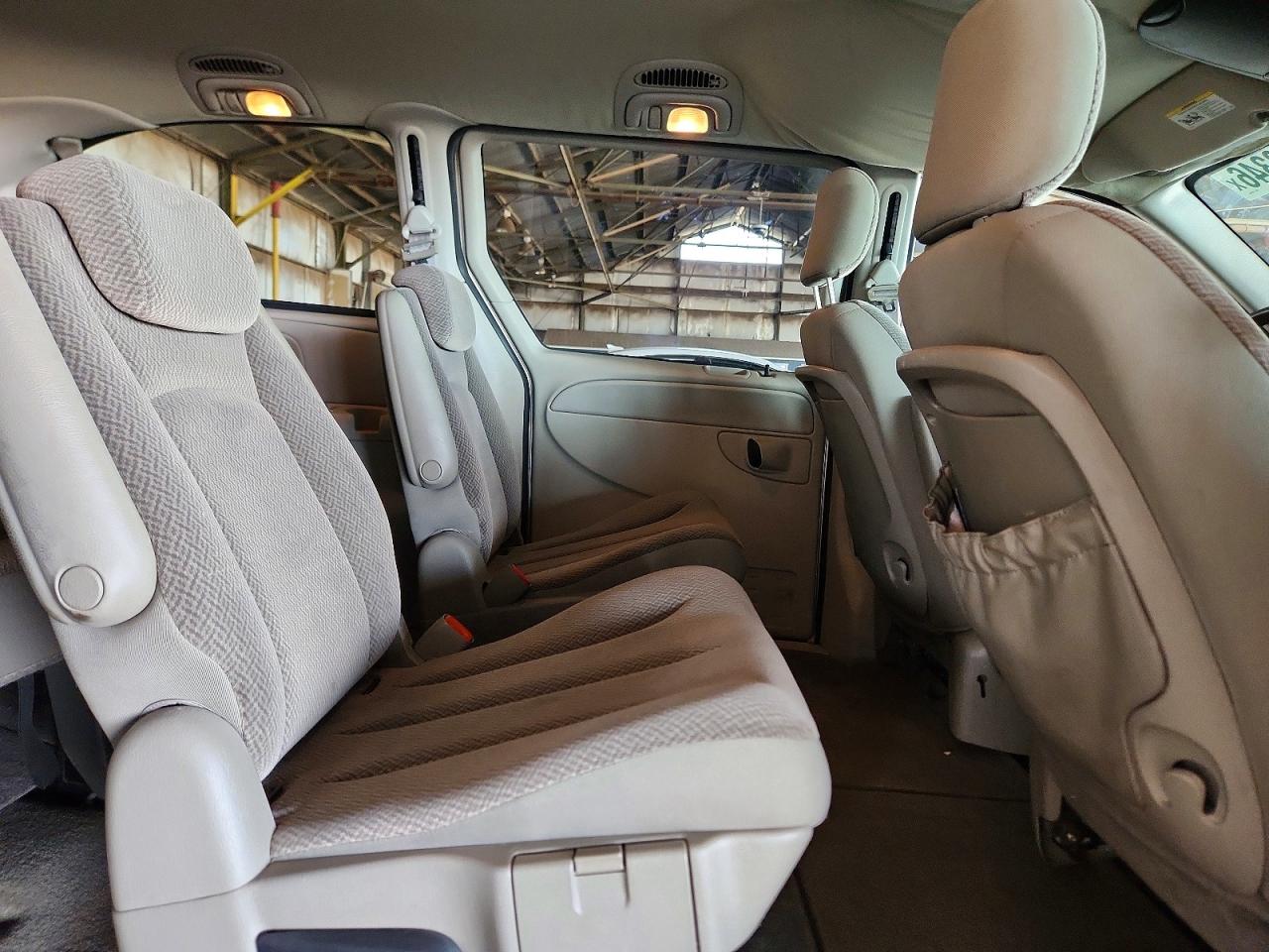 2005 CHRYSLER MINIVAN