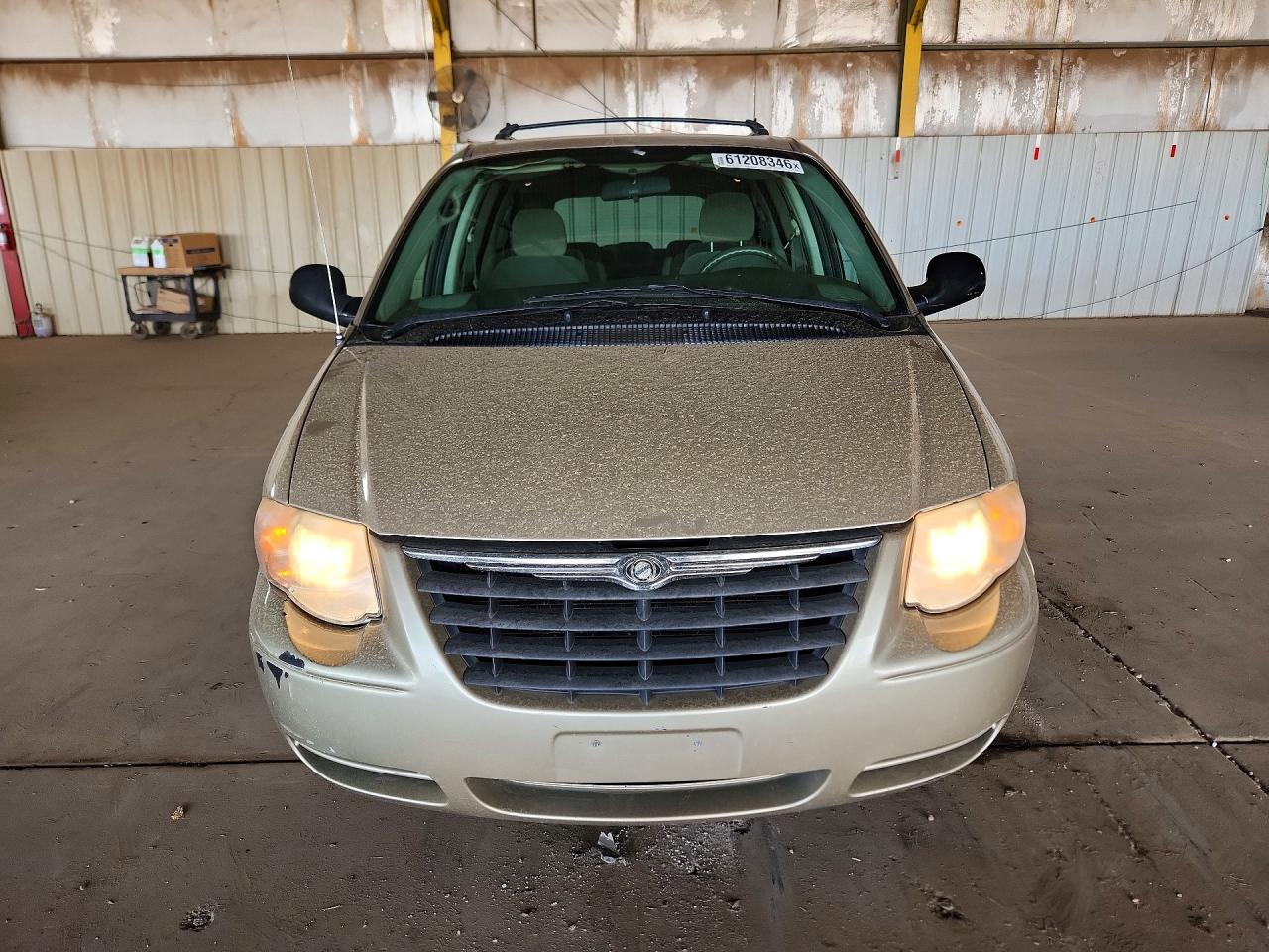 2005 CHRYSLER MINIVAN