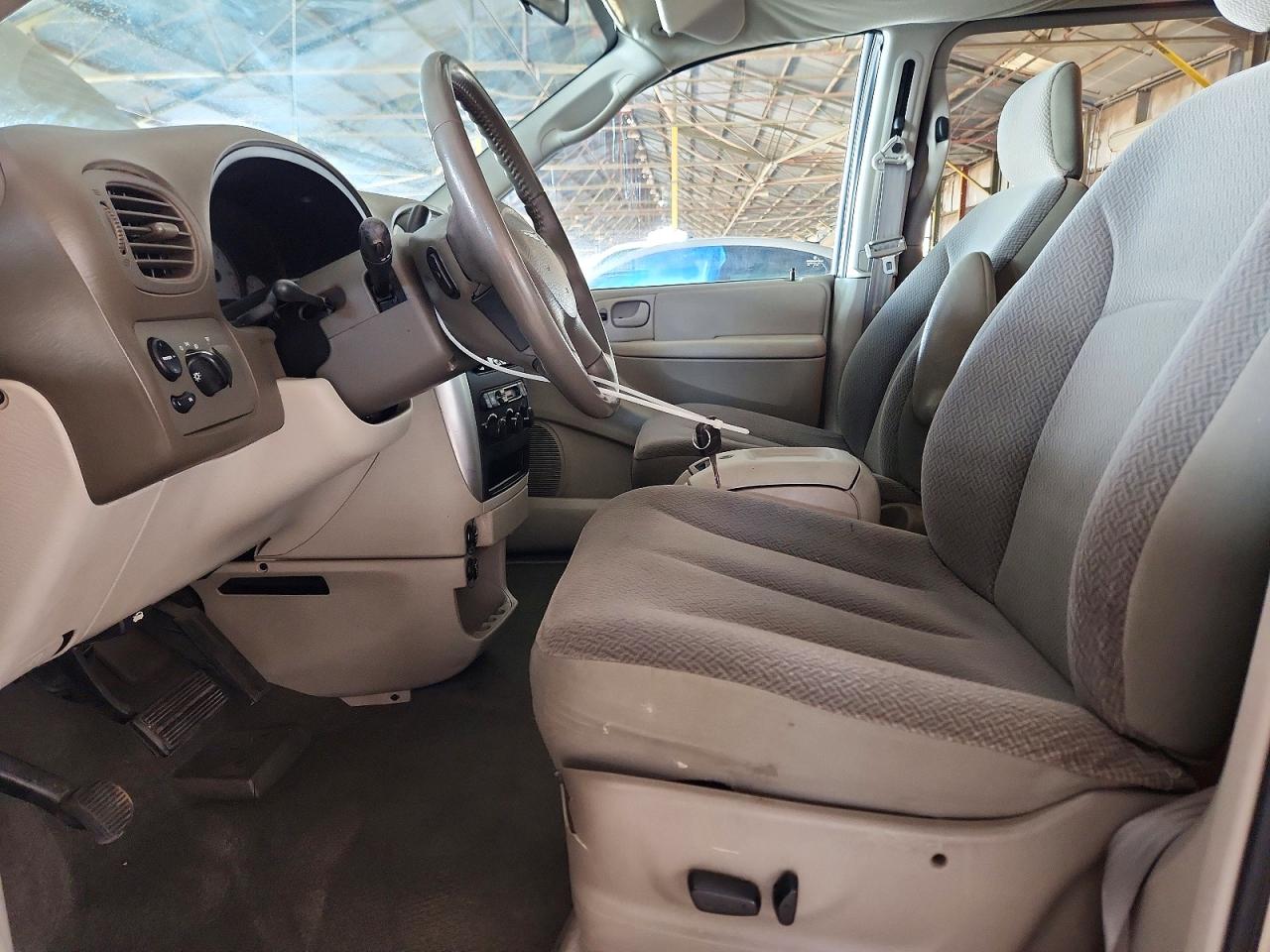 2005 CHRYSLER MINIVAN