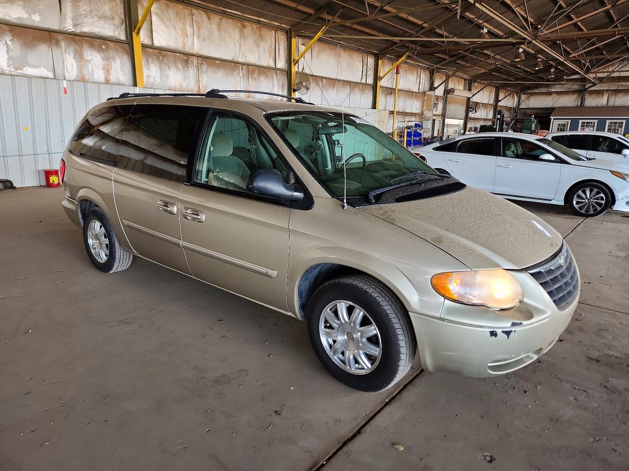 2005 CHRYSLER MINIVAN