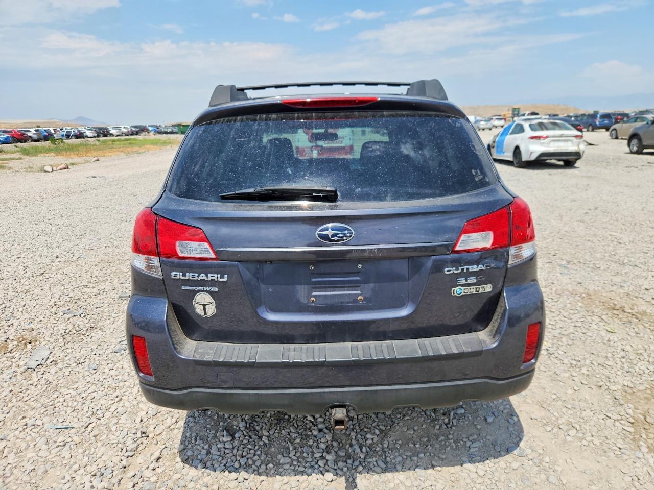 2010 SUBARU OUTBACK