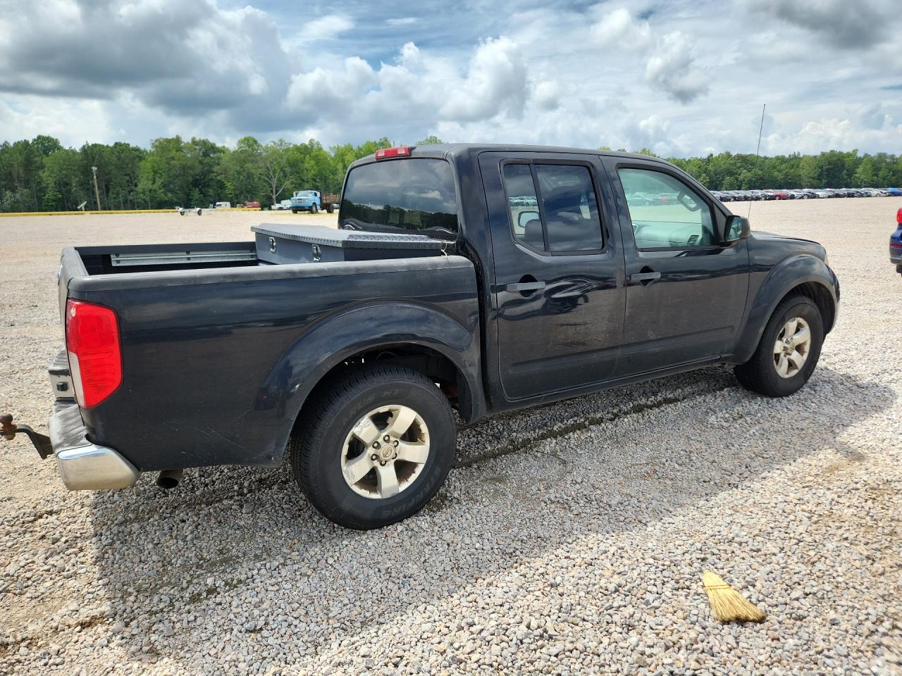 2012 NISSAN FRONTIER