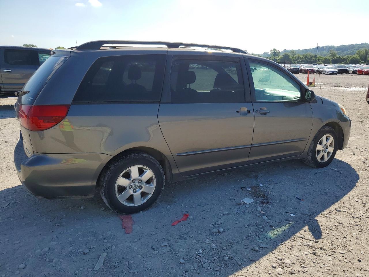 2004 TOYOTA SIENNA