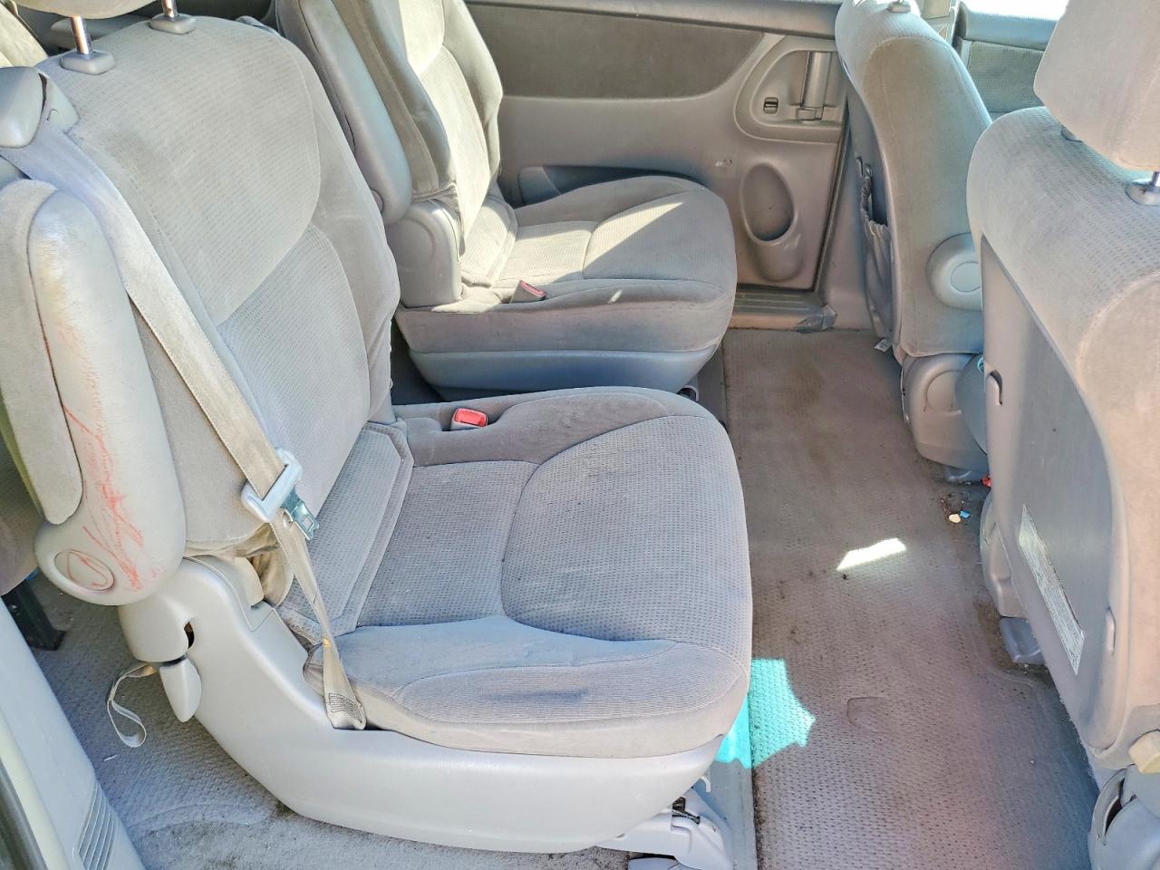 2004 TOYOTA SIENNA