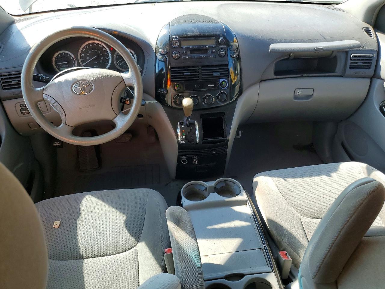 2004 TOYOTA SIENNA