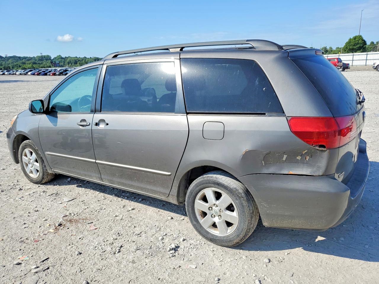 2004 TOYOTA SIENNA